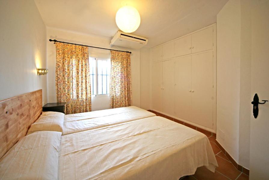 Apartamentos Playa Torrecilla Nerja Zimmer foto