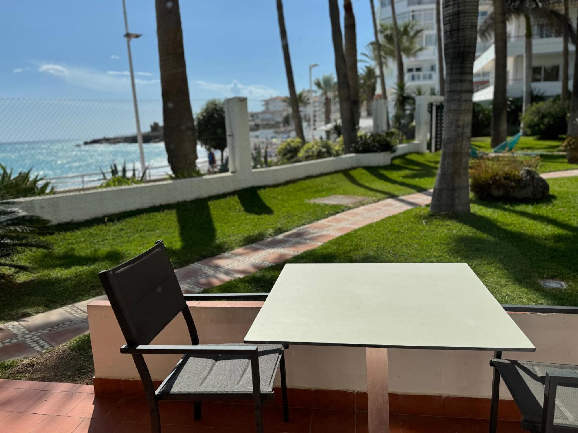 Apartamentos Playa Torrecilla Nerja Exterior foto